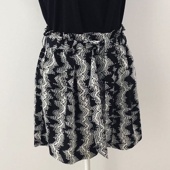 COUNTRY ROAD size 8/10 black and white shorts with tie belt and elastic waist - Picture 2 of 8